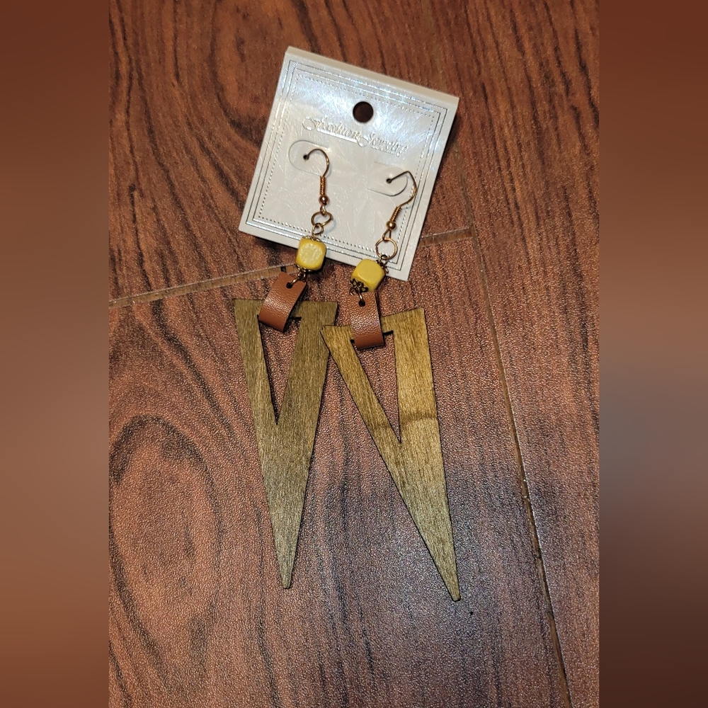 Wooden triangle earings